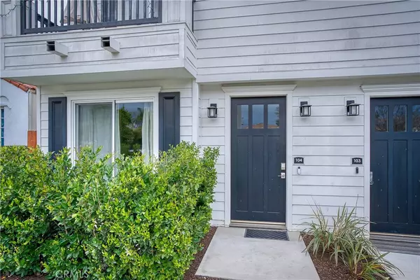 North Hollywood, CA 91601,4840 Cleon AVE #104
