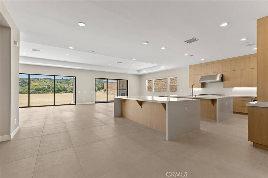 Porter Ranch, CA 91326,11851 Red Hawk LN