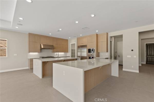 Porter Ranch, CA 91326,11851 Red Hawk LN