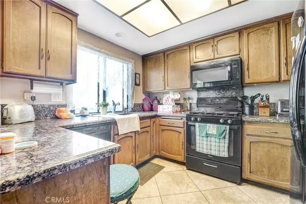 Lake Balboa, CA 91406,7100 Balboa BLVD #701