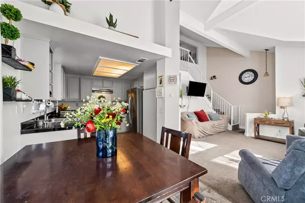 Canyon Country, CA 91351,26905 Flo LN #218