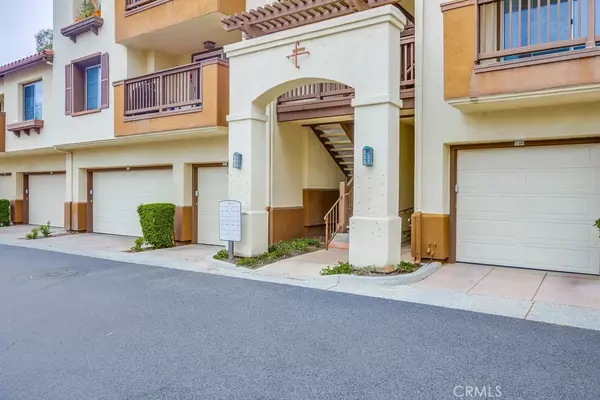 Tustin, CA 92782,2960 Champion WAY #2311