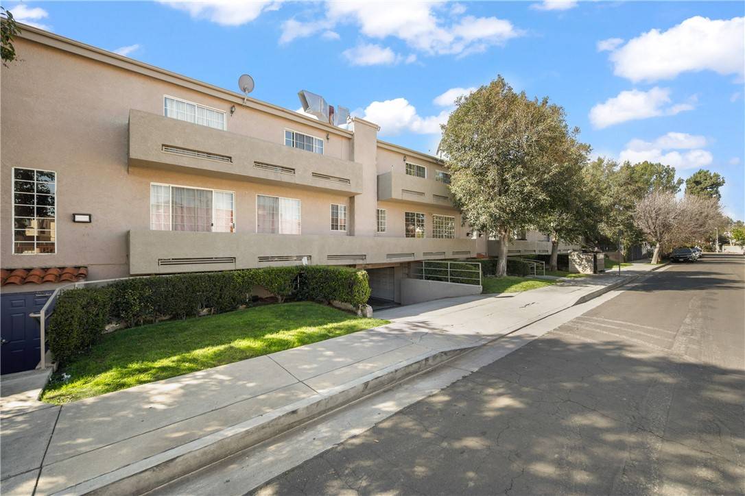 18347 Saticoy ST #37, Reseda, CA 91335