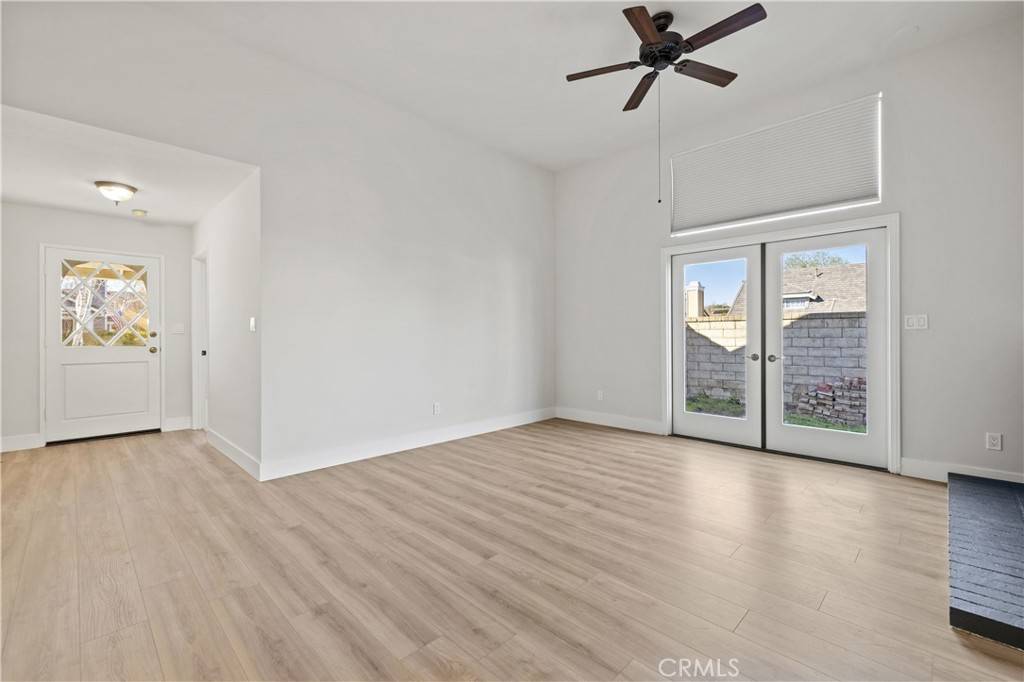 Valencia, CA 91355,23433 Via Tehago