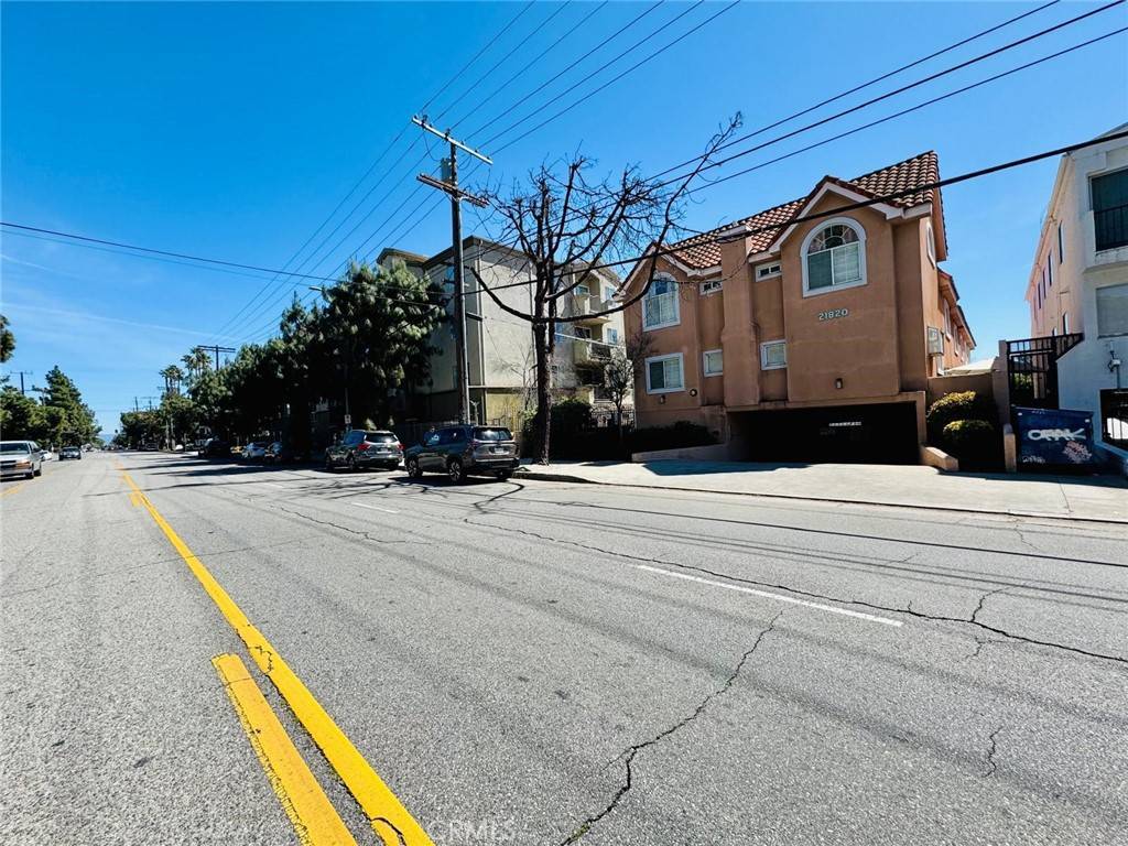 21820 SATICOY ST W #A, Canoga Park, CA 91304