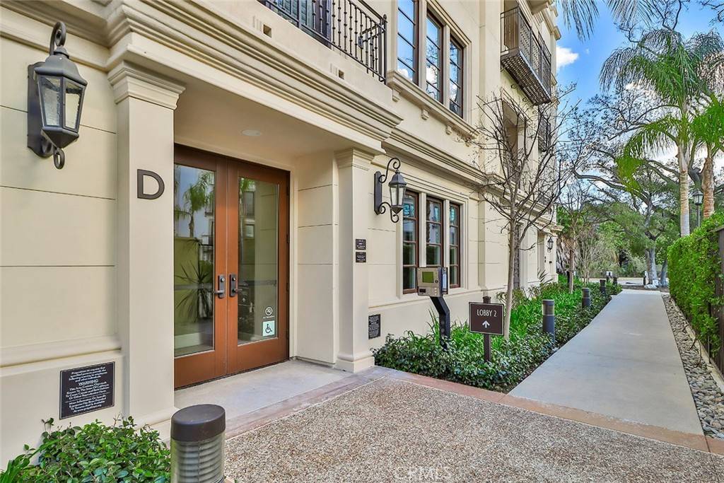 23500 Park Sorrento #D34, Calabasas, CA 91302