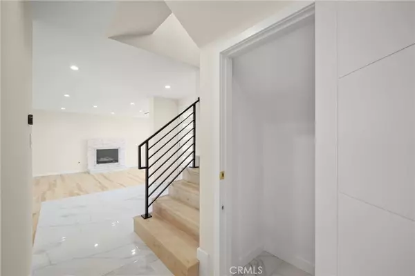 Winnetka, CA 91306,8213 Oakdale AVE