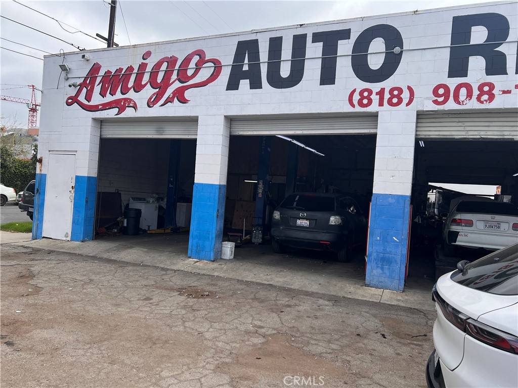 Van Nuys, CA 91405,6961 Van Nuys BLVD