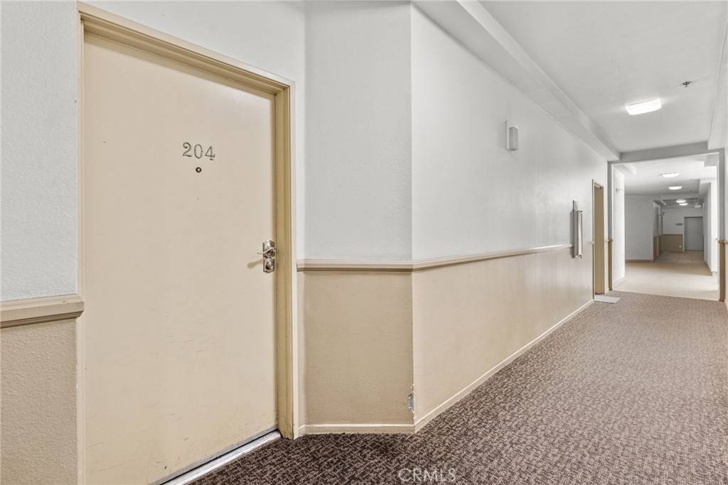 Reseda, CA 91335,19350 Sherman WAY #204