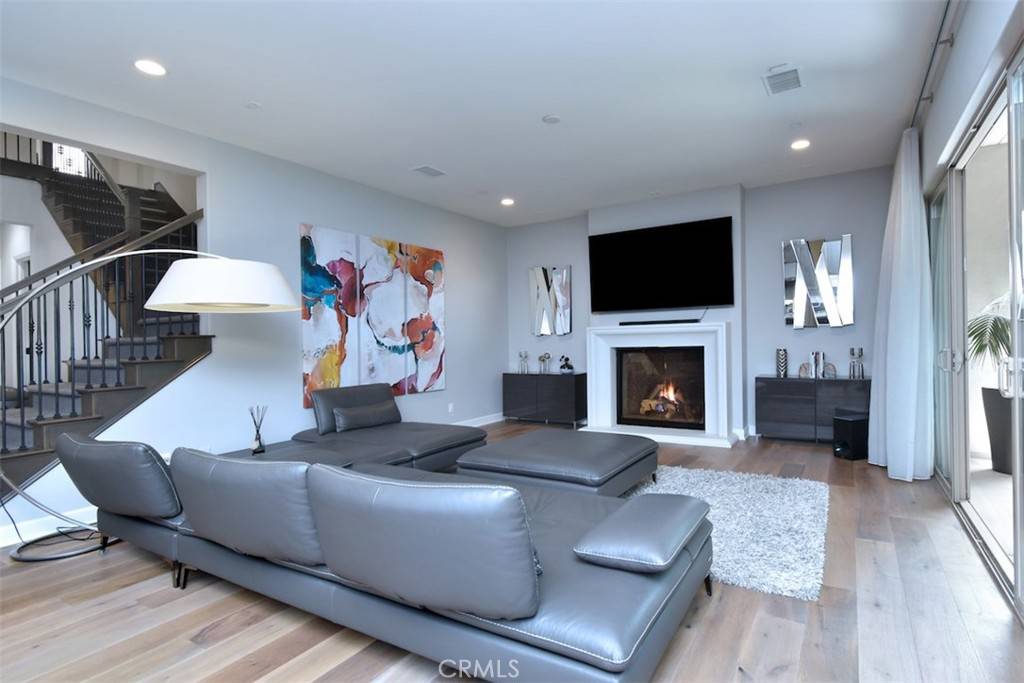 Sherman Oaks, CA 91411,14608 Mccormick ST