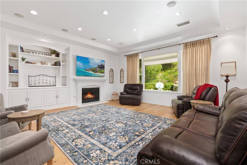 Thousand Oaks, CA 91362,598 N Conejo School RD