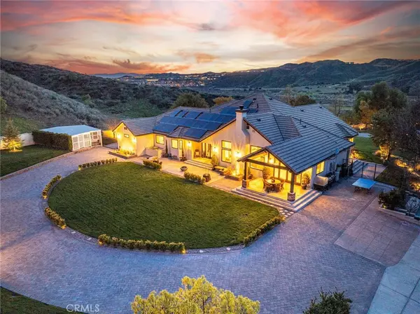 Saugus, CA 91390,23102 Shawnee CT