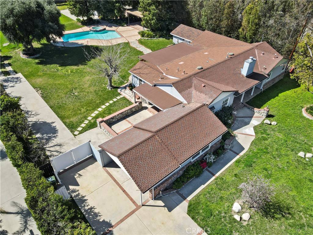 Woodland Hills, CA 91367,22722 Calvert ST