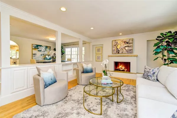 Encino, CA 91316,17356 Quesan PL