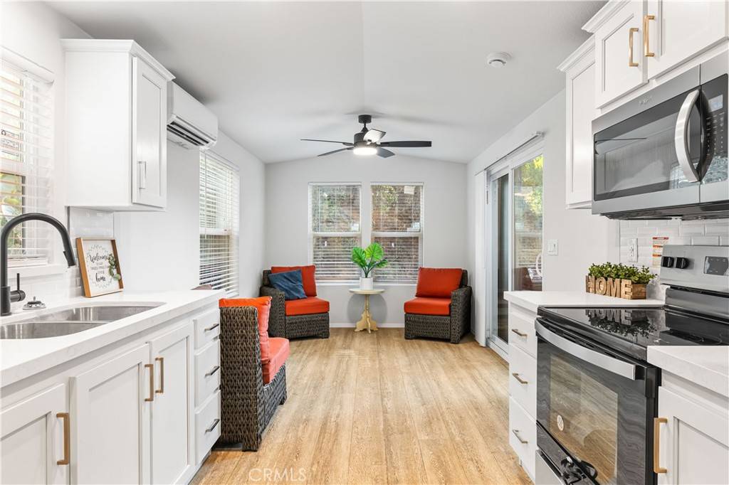 Sunland, CA 90140,10799 Sherman Grove Ave unit 84