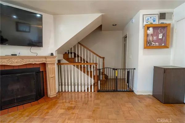 Sylmar, CA 91342,14287 Foothill BLVD #33