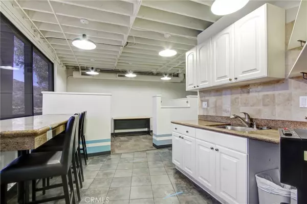 Agoura Hills, CA 91301,5210 Lewis RD #3 & 4