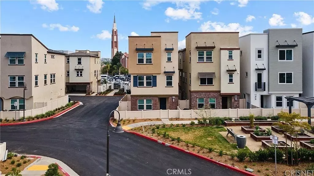 Inglewood, CA 90301,601 Daniel Freeman CIR