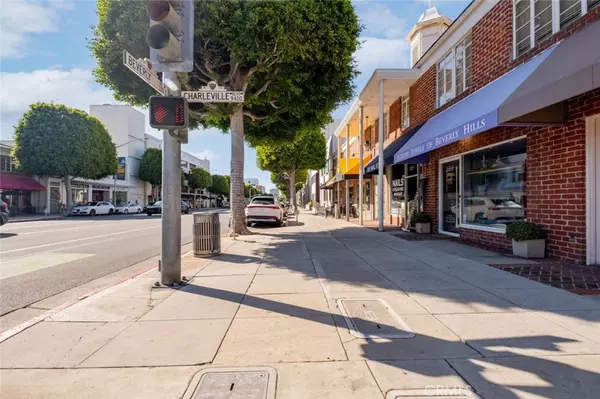 Beverly Hills, CA 90212,203 1/2 S Beverly DR