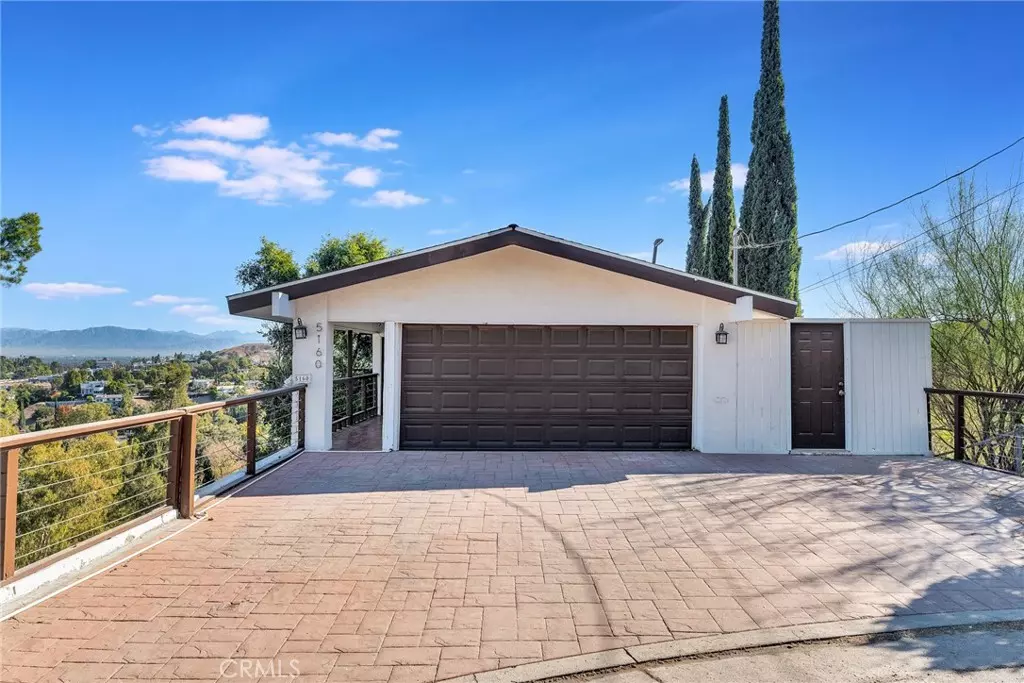 Woodland Hills, CA 91364,5160 Medina RD