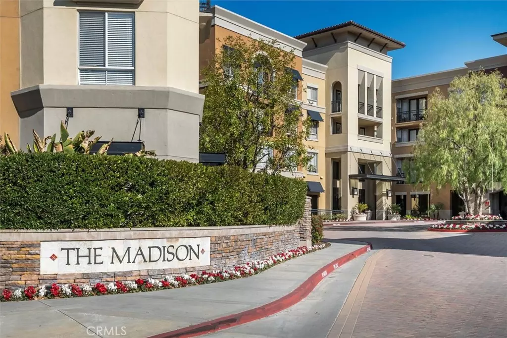 Valencia, CA 91355,24595 Town Center #3204