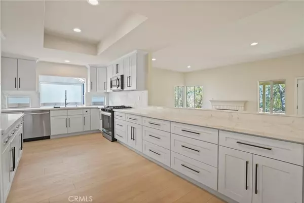 West Hills, CA 91304,7618 Brookmont PL