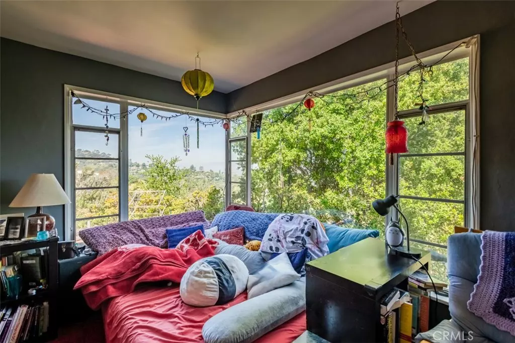 Los Angeles, CA 90068,3124 Goodview TRL