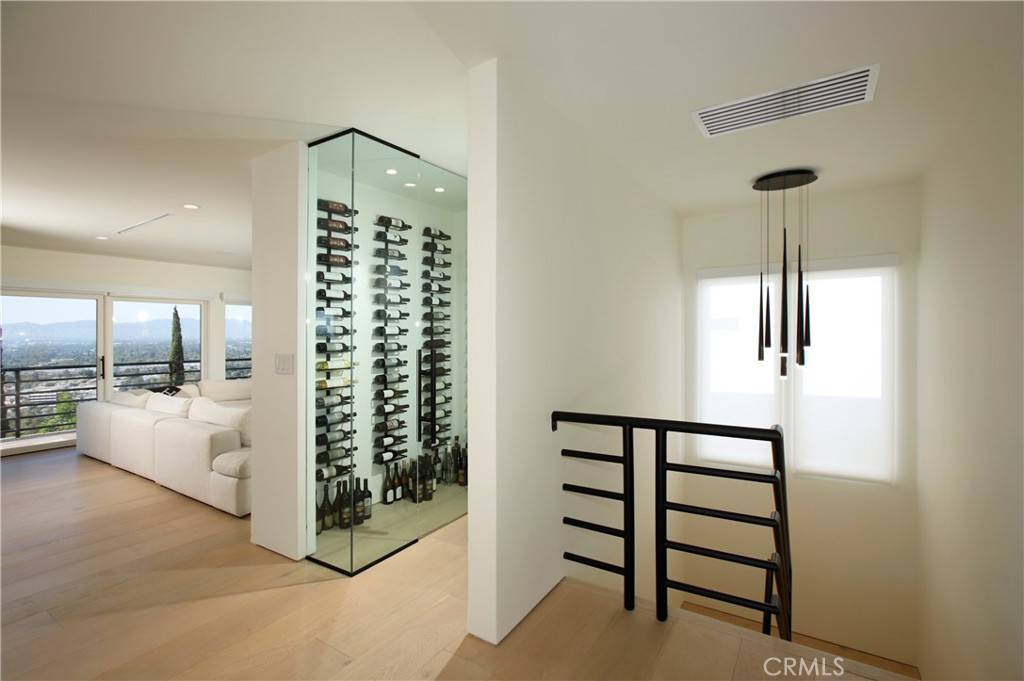 Sherman Oaks, CA 91423,3863 Sherwood PL