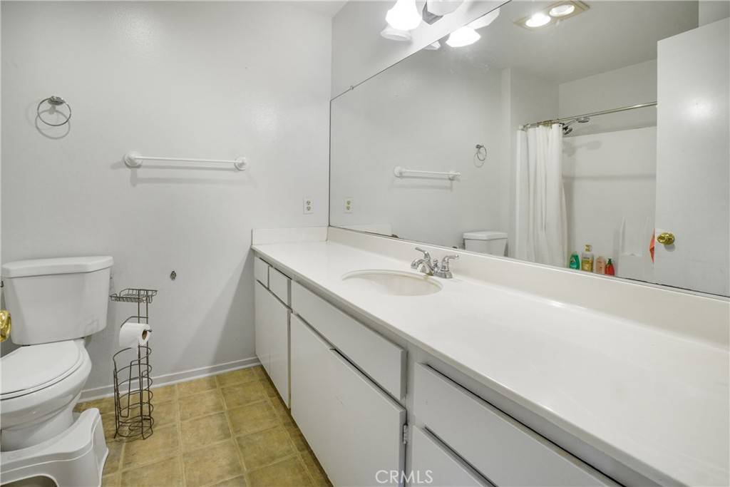 Canyon Country, CA 91351,27119 Crossglade AVE #1