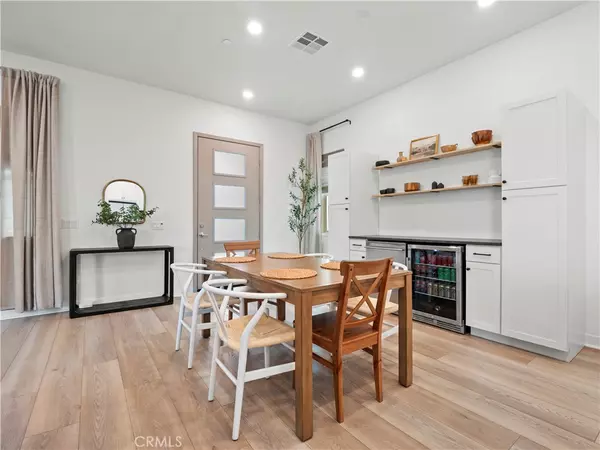 Valencia, CA 91381,27074 Amber Sky WAY