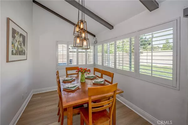 Valencia, CA 91355,23863 Via Jacara