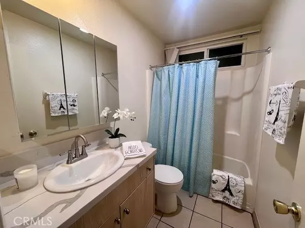 West Hills, CA 91307,22855 Vanowen ST #4