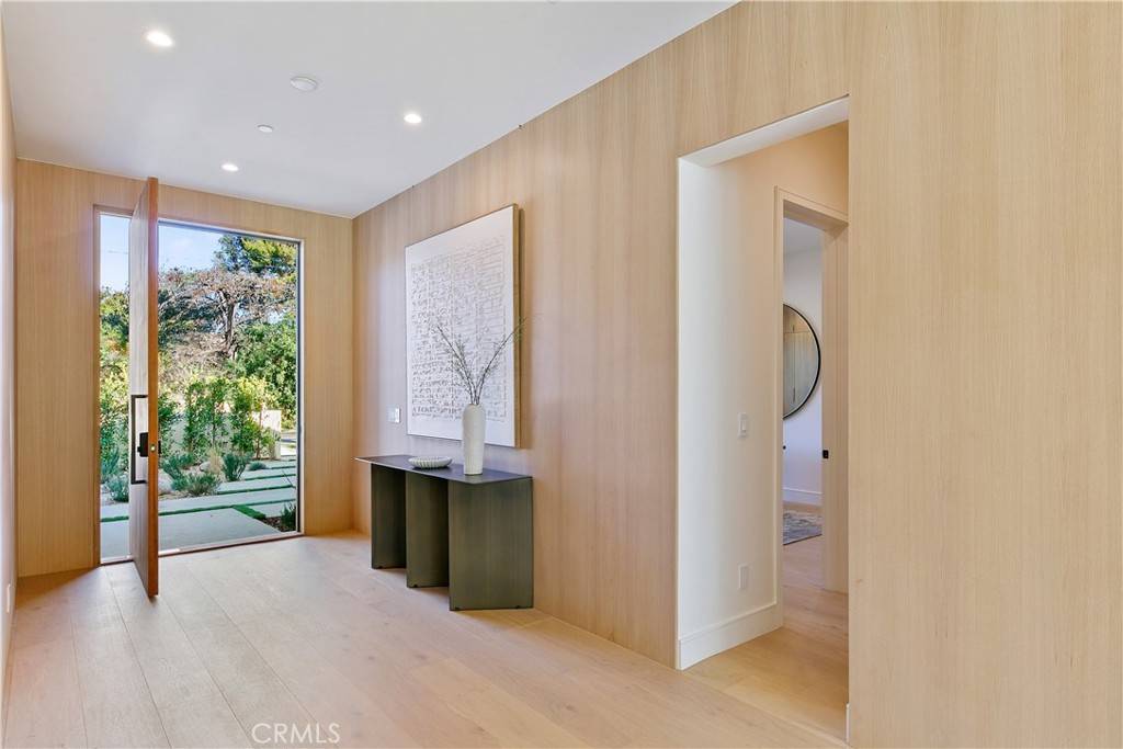 Sherman Oaks, CA 91423,13944 Valleyheart DR