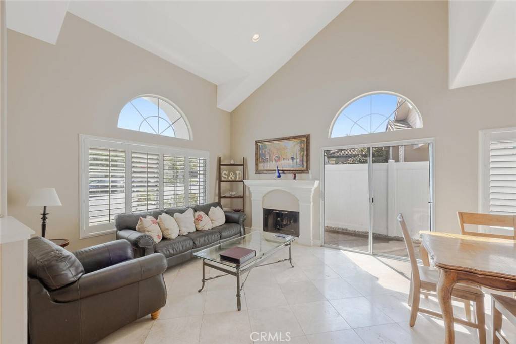 Oak Park, CA 91377,688 Trousdale ST