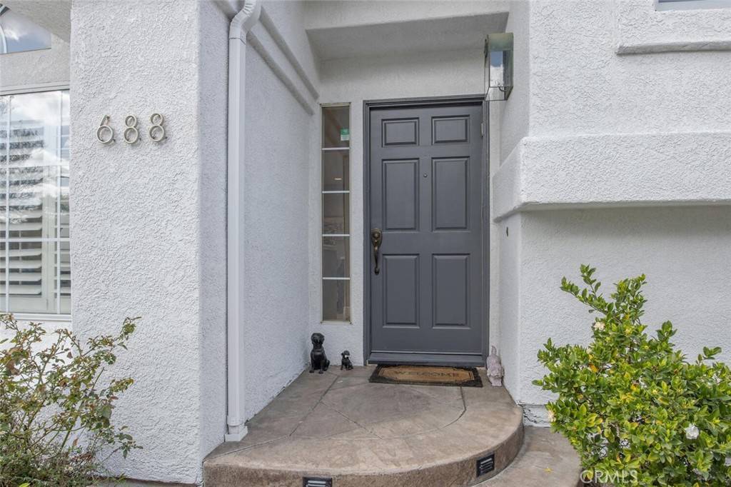Oak Park, CA 91377,688 Trousdale ST