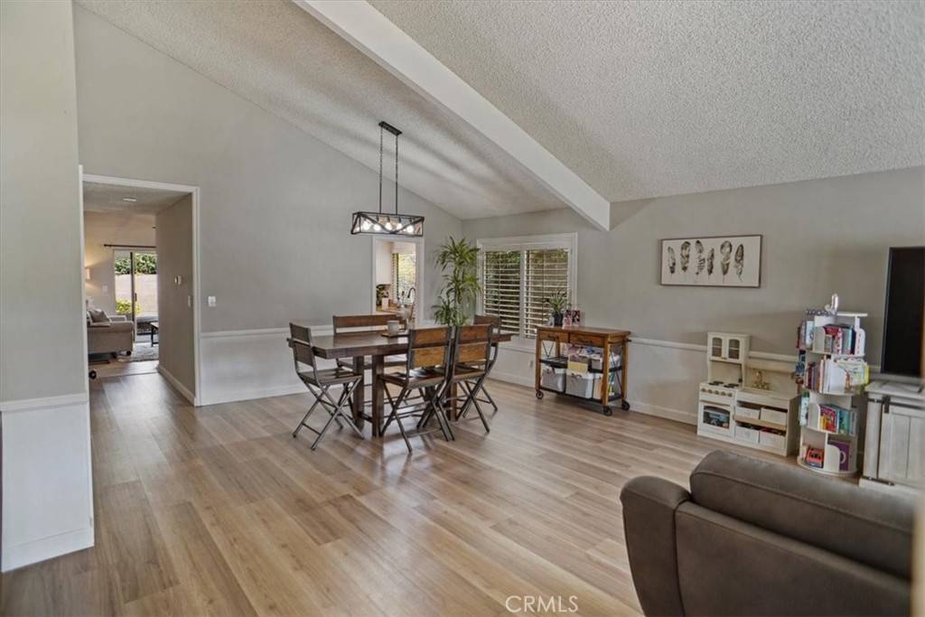 Winnetka, CA 91306,19815 Hemmingway ST
