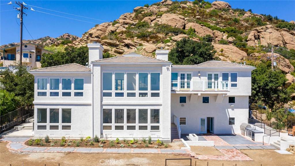 1112 Mesa DR, Simi Valley, CA 93063