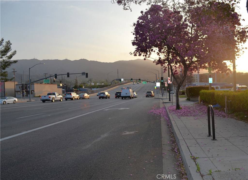 Burbank, CA 91506,916 W Burbank BLVD