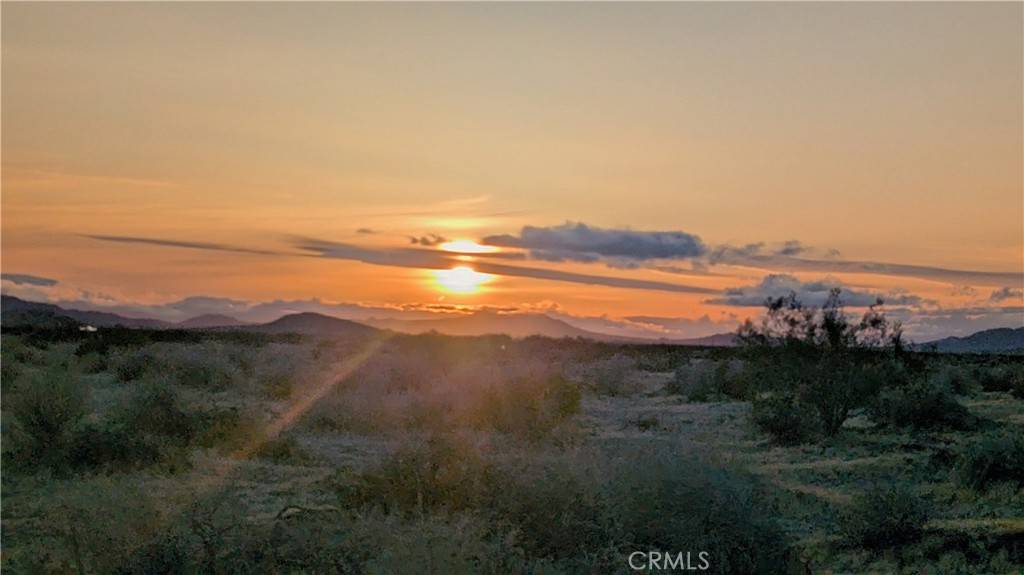 230 E Avenue N-12, Palmdale, CA 93591
