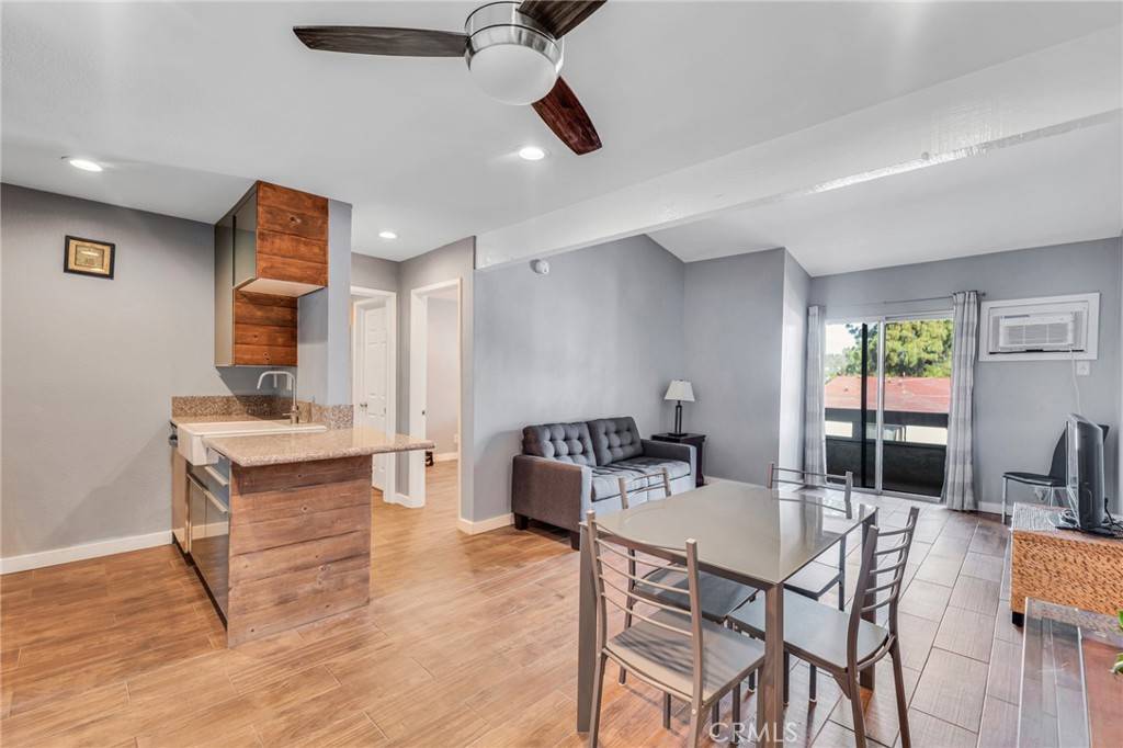 21800 Schoenborn ST #318, Canoga Park, CA 91304