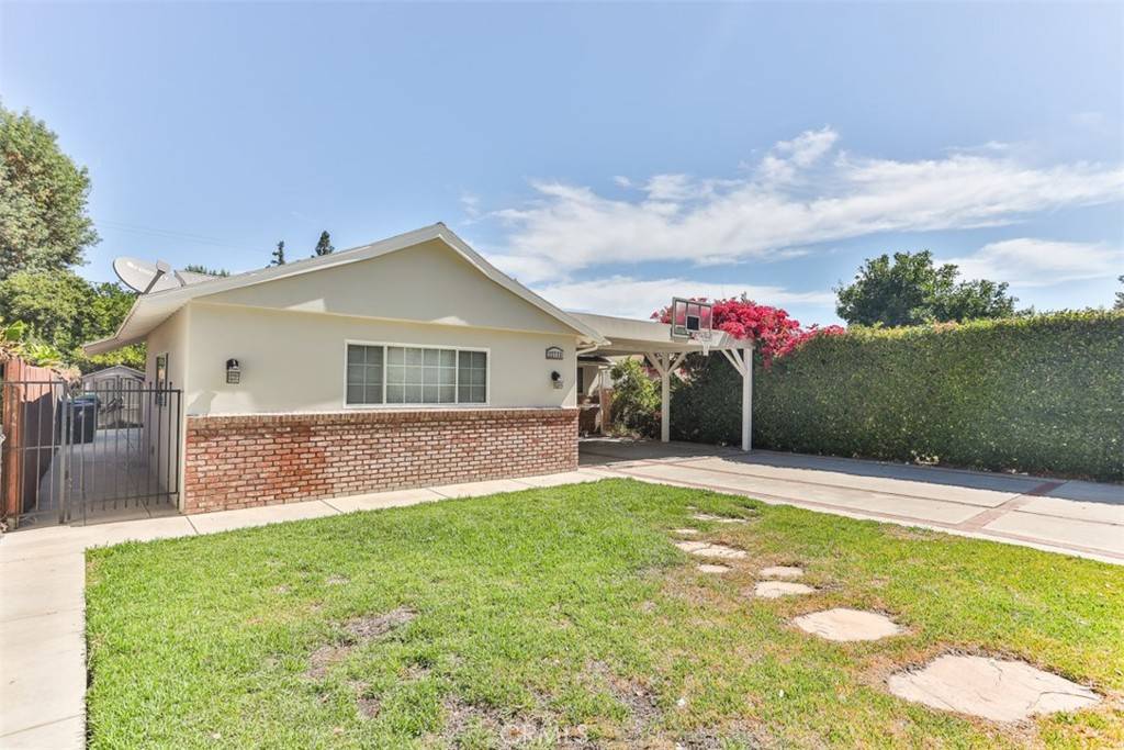 Woodland Hills, CA 91367,22733 Clarendon ST