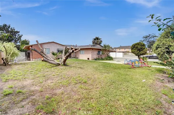 Arleta, CA 91331,9215 Woodman AVE