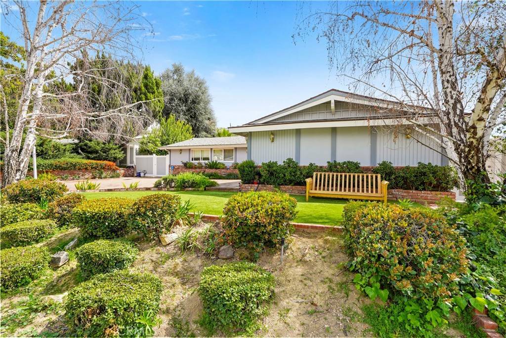 Woodland Hills, CA 91367,20708 Martha ST