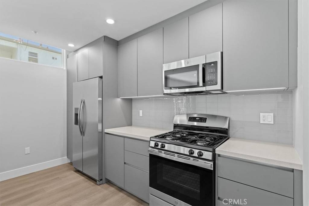 West Hollywood, CA 90046,1223 N Hayworth AVE #8