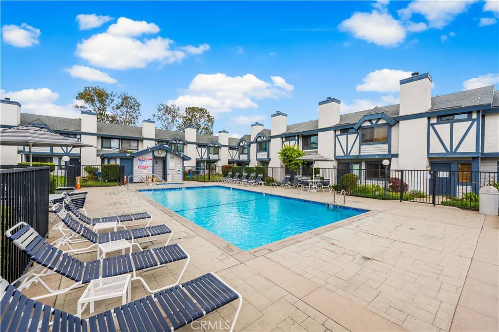 Reseda, CA 91335,19231 Sherman WAY #44