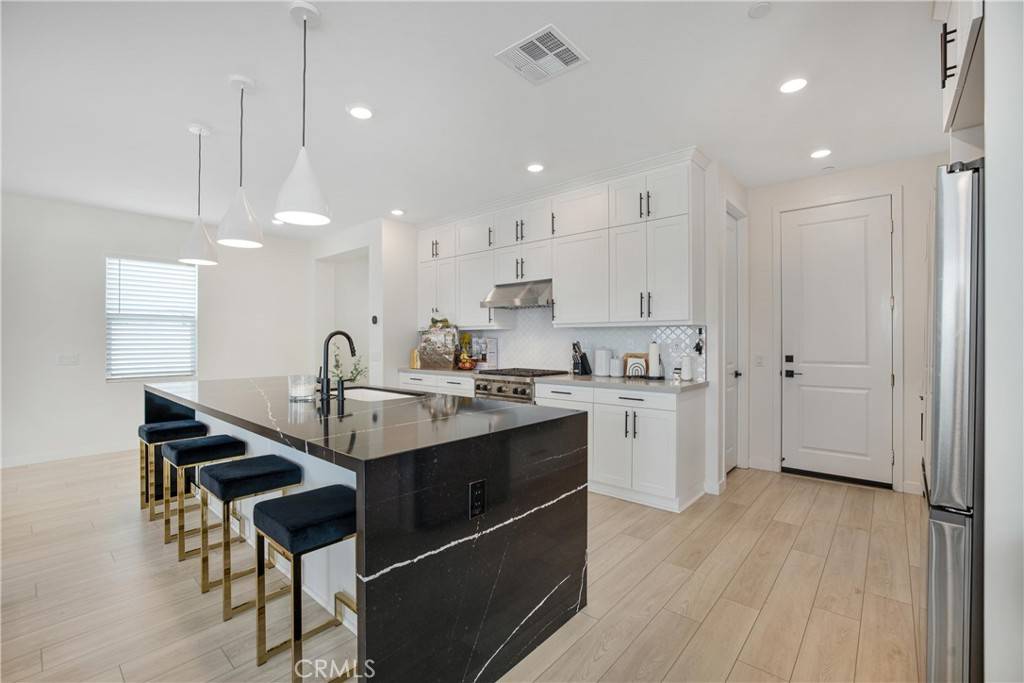 Valencia, CA 91381,27824 Marquee Drive