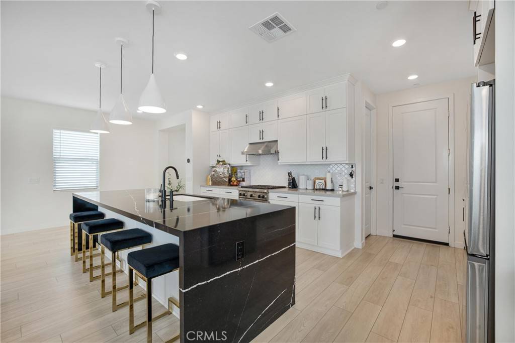 Valencia, CA 91381,27824 Marquee Drive