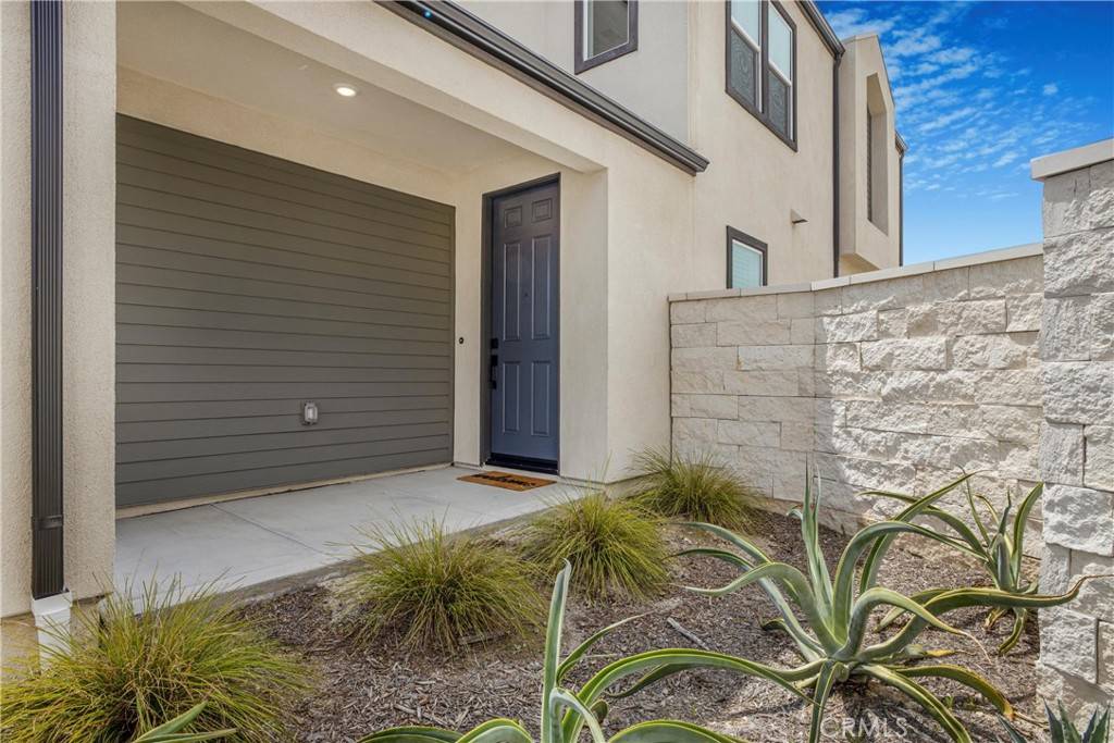 27824 Marquee Drive, Valencia, CA 91381