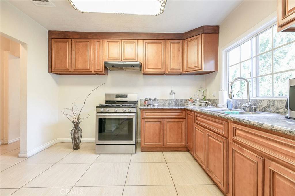 Sunland, CA 91040,10058 Sunland BLVD