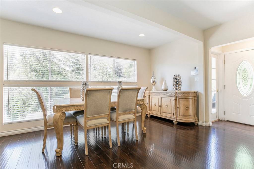 10058 Sunland BLVD, Sunland, CA 91040